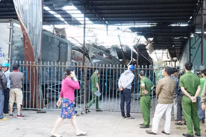 Chiếc xe bồn phát nổ trong lúc sửa chữa, 3 người nguy kịch.