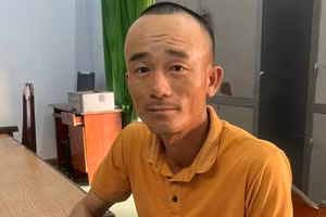 Đối tượng Trần Văn Nhân tại cơ quan công an. Ảnh: Công an Đà Nẵng.