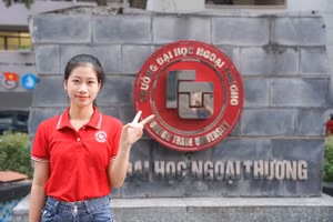 Nữ sinh người dân tộc Thái, mong muốn phát triển kinh tế xanh cho quê hương.