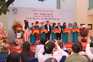Khai trương Trung tâm giáo dục đặc biệt Quốc gia tại Hà Nội.