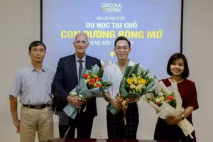 Giao lưu trực tuyến: “Du học tại chỗ: Con đường rộng mở”