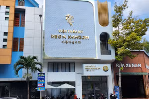 Viện thẩm mỹ Mega Kang Jin (TP Buôn Ma Thuột), bị tố là "hàng fake". (Ảnh: Thành Tâm)