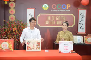 Nam Tào Xuân Bắc "mát tay" livetream bán được hơn 3.500 giỏ quà Tết.