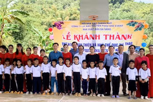 Lễ khánh thành thư viện thân thiện và khu thể dục thể thao.