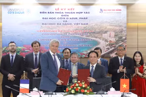 Giám đốc Đại học Đà Nẵng và Đại học Cote D’Azur, Cộng hoà Pháp ký kết hợp tác toàn diện 