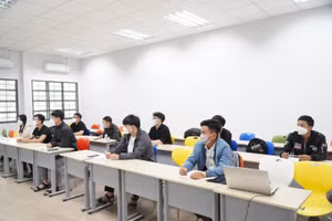 Trường Đại học Bách khoa, ĐH Đà Nẵng đảm bảo giãn cách sinh viên trong các phòng học.