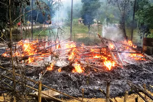 Căn nhà của gia đình anh Lê Văn Hòa bị lửa thiêu rụi. Ảnh: Bạn đọc cung cấp