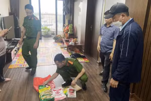 Lực lượng Công an Thanh Hóa thu giữ số mì chính và hạt nêm giả. Ảnh: Công an cung cấp.