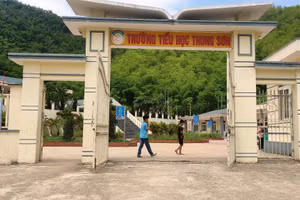 Trường Tiểu học Trung Sơn (Quan Hóa, Thanh Hóa) được công nhận đạt chuẩn Quốc gia mức độ 1 vào tháng 11/2020. Ảnh: Thế Lượng.