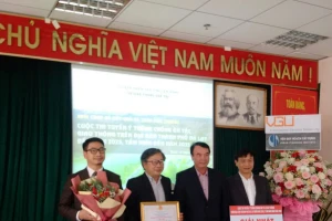 Liên danh Viện Quy hoạch xây dựng và Trường Đại học Việt Đức đạt giải nhất cuộc thi Ý tưởng chống ùn tắc giao thông thành phố Đà Lạt.