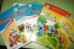 SGK và sách bổ trợ lớp 1 mới.