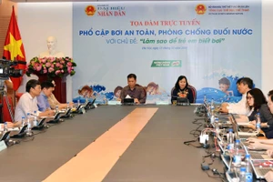 Các đại biểu tham gia Tọa đàm.