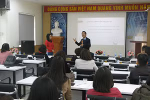 Chuyên gia chia sẻ những vấn đề của dạy học phát triển năng lực HS.