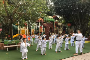 Chương trình GDMN mới cần đảm bảo tốt hơn nữa hoạt động chăm sóc, nuôi dưỡng và giáo dục trẻ. Ảnh minh họa