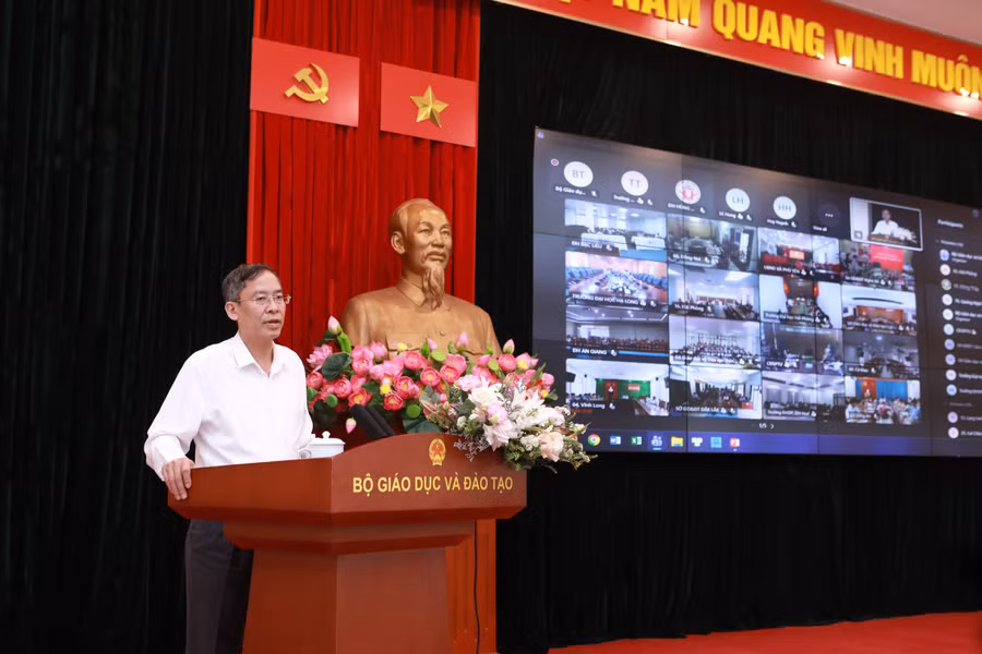 Cục trưởng Cục Nhà giáo và Cán bộ quản lý giáo dục Vũ Minh Đức phát biểu tại hội thảo. Ảnh: Đình Tuệ.