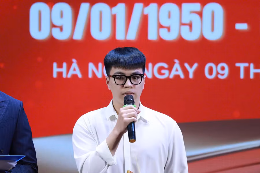 Nguyễn Nguyễn Hoàng Minh sở hữu thành tích học tập đáng nể với điểm tích lũy GPA ở mức tuyệt đối (4.0). Ảnh: Đình Tuệ.