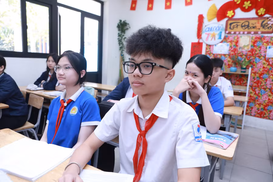 Học sinh lớp 9, Trường THCS Tô Vĩnh Diện (phường Ô Chợ Dừa, Hà Nội). Ảnh: Đình Tuệ.