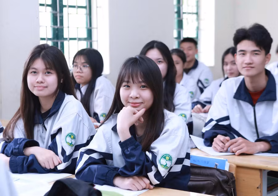 Học sinh Trường THPT Hoài Đức B, xã An Khánh, Hà Nội. Ảnh: Đình Tuệ.