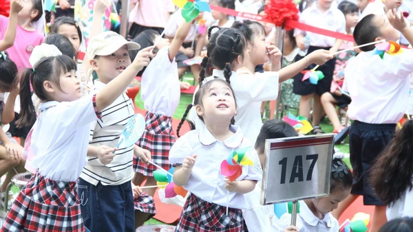 Học sinh lớp 1 Trường tiểu học Vĩnh Tuy (Vĩnh Hưng, Hà Nội).