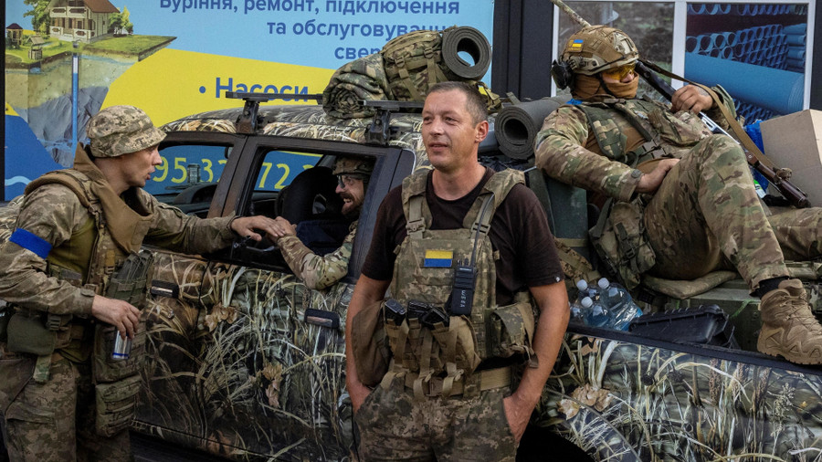 Chính khách Kiev: Nga đang đùa bỡn tướng lĩnh Ukraine