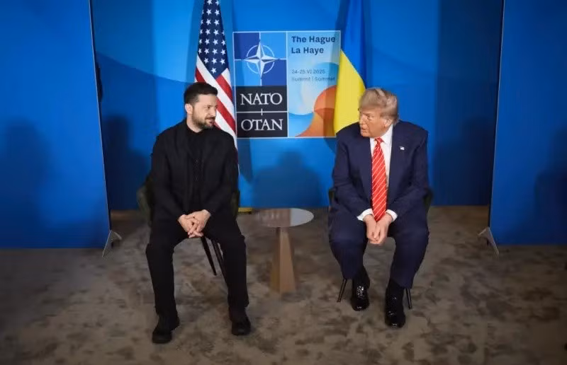 Mỹ rút khỏi Ukraine, trao ấn kiếm cho Nga