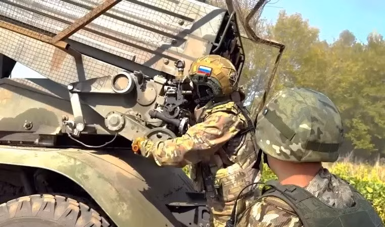 Siết chặt 2 gọng kìm ở Donetsk