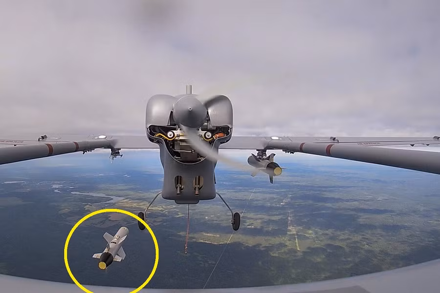 Choáng váng trước UAV biết rình mồi