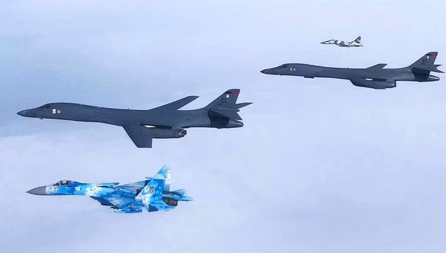 Phương Tây toan tính lập vùng cấm bay ở Ukraine