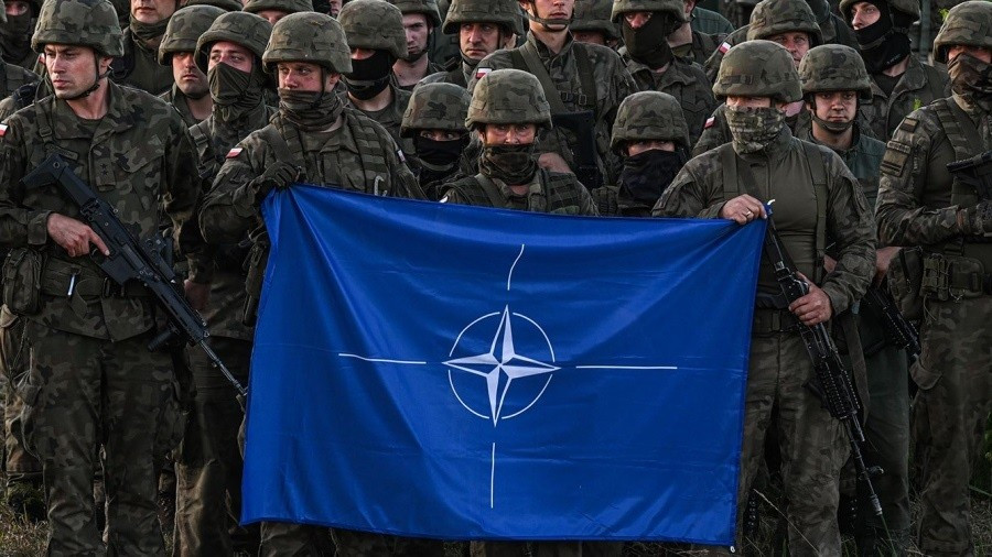 'Binh sĩ NATO sẽ bỏ chạy sau khi Nga bắn phát súng đầu tiên'