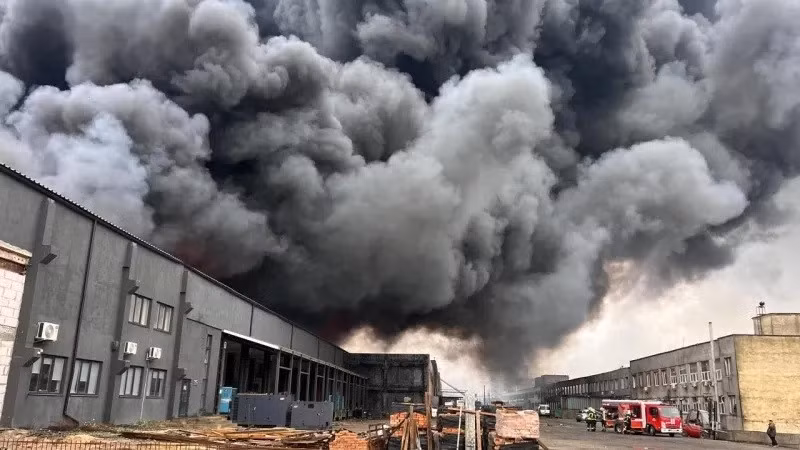 Đàm phán đình trệ, tên lửa Nga ồ ạt phóng vào Ukraine