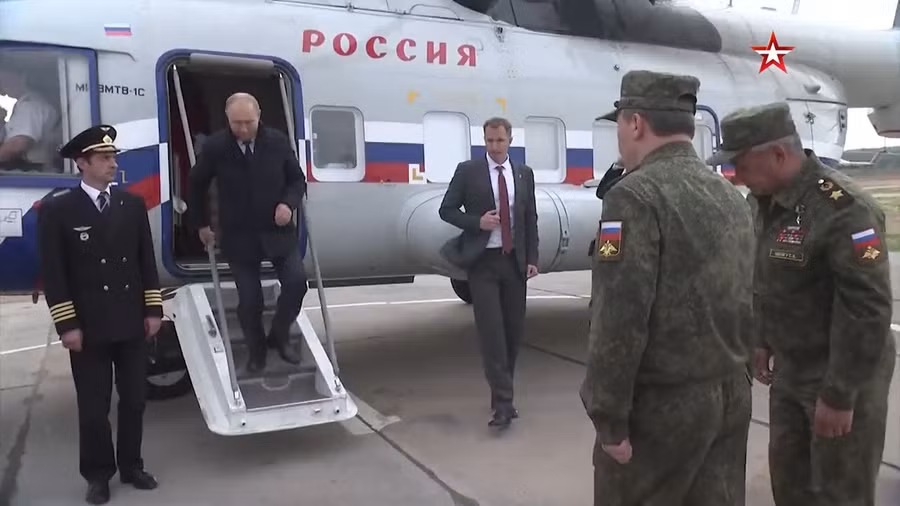 Trực thăng của Tổng thống Nga Putin vượt qua tình huống nguy hiểm?