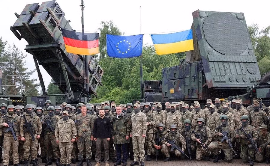 Kho vũ khí Đức trống rỗng vì Ukraine