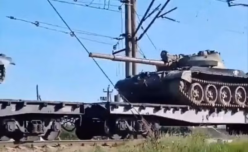 Mất 11 nghìn xe tăng, Nga phải đưa cả ‘ông lão’ T-62 tới chiến sự?