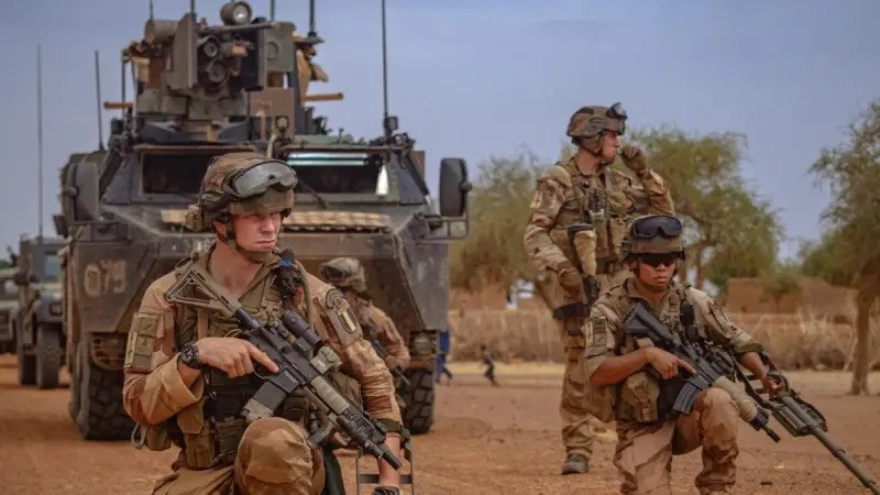 2000 lính đánh thuê Pháp sẽ tiến vào chiến sự?