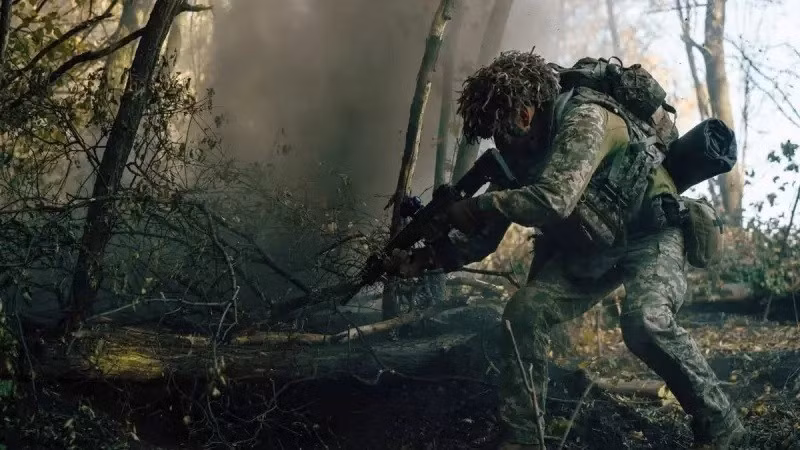 Iskander san phẳng điểm tập kết hàng trăm lính thủy đánh bộ