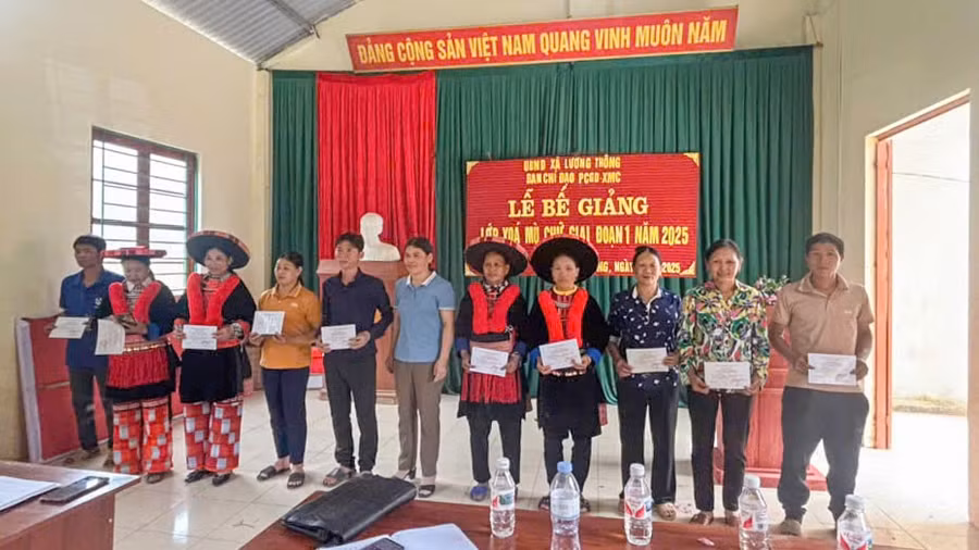 be-giang-lop-xoa-mu-chu.jpg