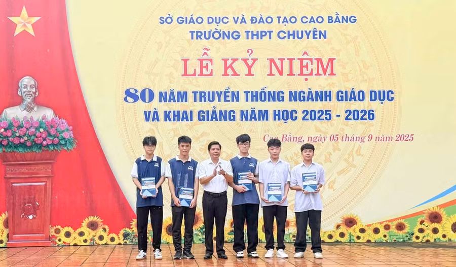 chuyen-cao-bang-ha-tien-sy.jpg