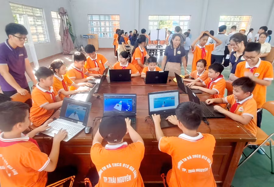 Chuyên đề giáo dục STEM, AI, Robottics tại trường TH&THCS 915 Gia Sàng (tỉnh Thái Nguyên).