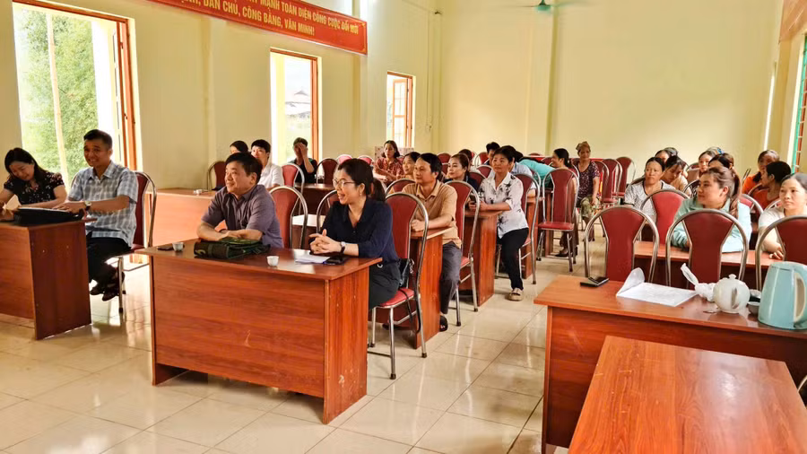 giam-ngheo-thong-tin.jpg