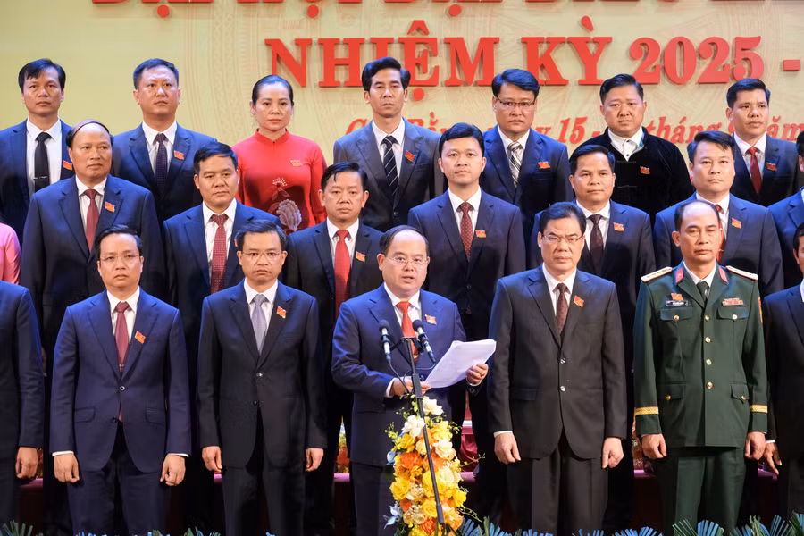 bi-thu-tinh-uy-1449.jpg