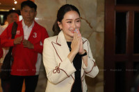 Hinh-anh-con-gai-ong-Thaksin-tro-thanh-thu-tuong-tre-nhat-Thai-Lan-7.jpg