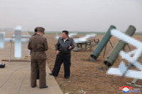 lanh-dao-trieu-tien-kim-jong-un-chi-dao-thu-nghiem-drone-02.jpg