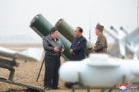 lanh-dao-trieu-tien-kim-jong-un-chi-dao-thu-nghiem-drone-04.jpg