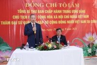 tong-bi-thu-chu-tich-nuoc-to-lam-gap-mat-cong-dong-nguoi-viet-nam-tai-cuba04.jpg