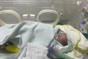 Trẻ sơ sinh bị bỏ rơi được cứu sống kịp thời.