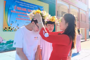 Trường THCS Trần Mai Ninh vinh danh cựu học sinh đạt giải khu vực và quốc tế.