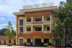 Trường THPT Vĩnh Lộc, nơi thầy Vũ Xuân T. công tác.