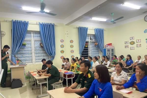 Lớp học xoá mù ở thôn Tén Tằn, xã Mường Lát.