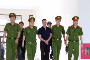 Trùm giang hồ Vi "ngộ" bị bắt giữ.