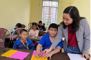 Bằng việc học chữ Braille, nhiều đứa trẻ đã tìm thấy ánh sáng trên con đường hoà nhập.